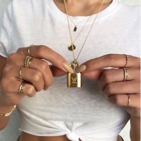 *️⃣3️⃣0️⃣7️⃣🌸AUTHENTIC Louis Vuitton Padlock+2 keys Comes with Custom Chain - Picture 6 of 7